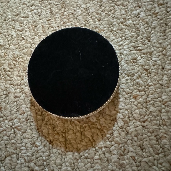 Seashell storage container - Picture 3 of 3